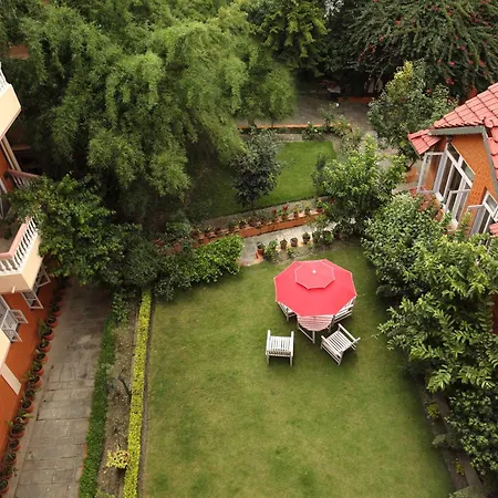 Melungtse Apartment