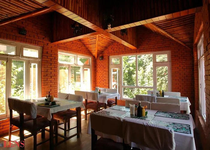 Melungtse Apartment