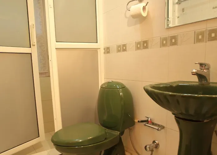 Melungtse Apartment
